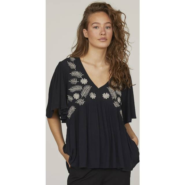 Sisters Point Classic Top with Embroidery Flowers - Black