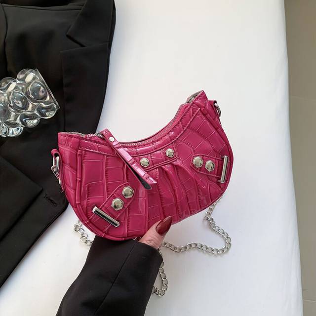(Red Rose) Shoulder Single Crossbody Bag Fashion Casual Simple Retro Classic Girl Style