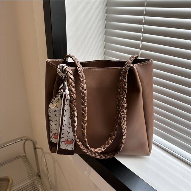 (Coffee) Womens Shoulder Bag Pu Handbag With Large Capacity Fashionable For Commuting