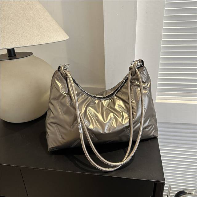 (Gold) Large Capacity Single Shoulder Crossbody Bag Fashion Simple Exquisite Girl Style