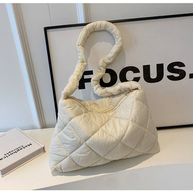 (White) Large Single Capacity Shoulder Crossbody Bag Fashion Simple Exquisite Girl Style