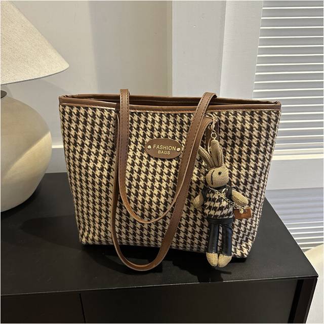 (Dark Brown) Large Capacity Single Shoulder Crossbody Bag Fashion Simple Exquisite Girl Style