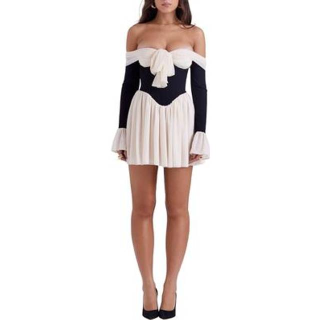 Alana Off-The-Shoulder Mini Dress - Black & Cream - Founded by Conna Walker at just seventeen years old, London-based brand House of CB has since become internationally renowned for its range of show stopping occasionwear and stylish sundresses. Many of the label’s timeless pieces feature vintage-inspired silhouettes, delicate prints, and sculpting corsetry, and will make sure you look and feel your best at all times.