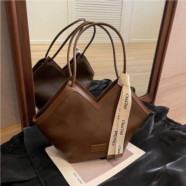 (Brown) Light Luxury Tote Bag Underarm Bag Diamond Checkered Versatile Shoulder Bag
