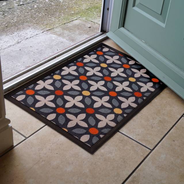 Scrape N Sorb Floral Geometric Outdoor Doormat - Black