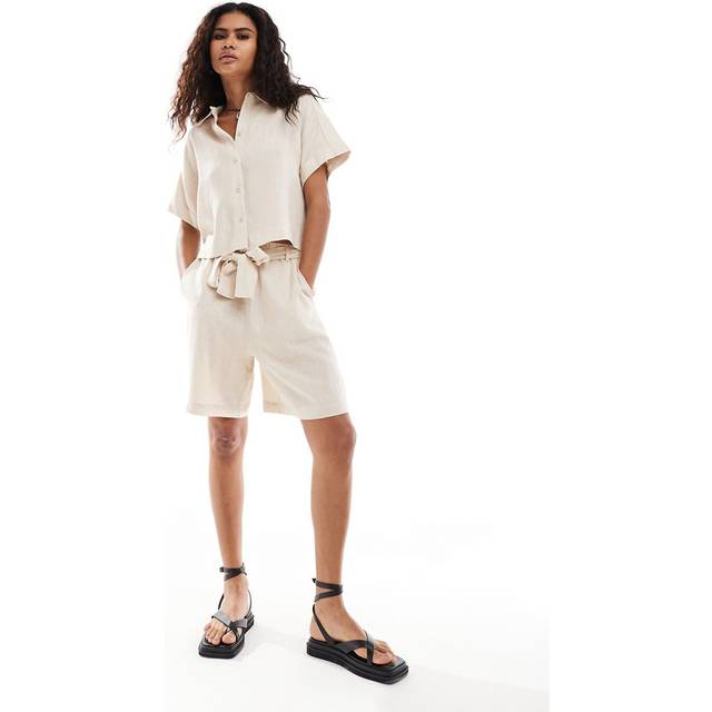 Selected – Gulia – Sandfärgade shorts i linneblandning med hög midja, del av set-Naturlig