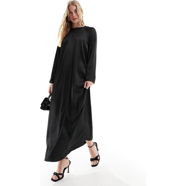 ASOS DESIGN – Svart maxiklänning av satin i oversize med rund halsringning-Svart/a