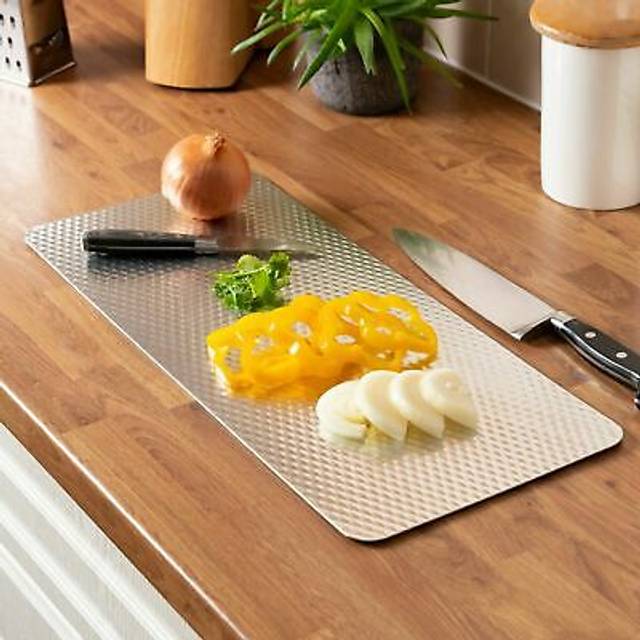 Heat Resistant Kitchen Mat - Worktop Surface Protector & Chopping Board with Dimpled Metal to Disperse Heat - Measures 50 x 21cm - Silver - One Size