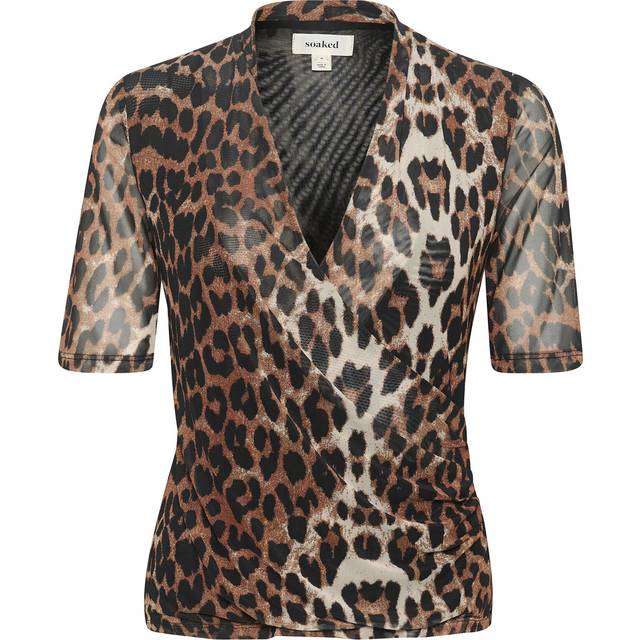 Aldora Leopard Blouse - Leopard Pattern - Copenhagen-based brand Soaked In Luxury champions sophisticated yet accessible style, delivering a range of wardrobe staples each season that showcases the label's refined design aesthetic. Minimalistic every day basics, flowing feminine dresses and tailored workwear are at the core of each collection, all crafted with the purpose of transcending seasons so you get more out of your favourite pieces.