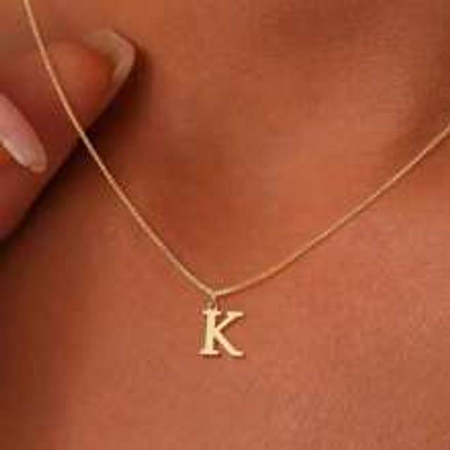 SHEIN 1pc Women Tiny Letter A-Z Initial Letter Necklaces Golden Plated Stainless Steel Engraved Letter Necklace Aesthetic Birthday Valentine&#39;s Day Gift Jewe