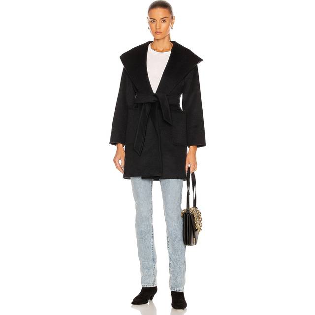 Rialto Belted Coat - Navy - Representing the epitome of Italian luxury and craftsmanship, Max Mara calls to mind elegance in the creation of its designs. It's renowned for its sophisticated approach to wardrobe classics and embodies femininity through its signature silhouettes.