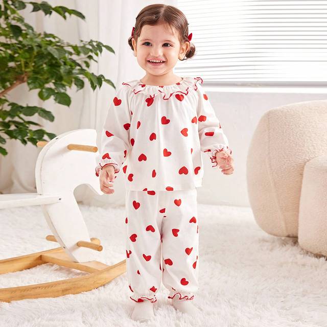 SHEIN Baby Girl Heart Patterned Knitted Comfortable Homewear Pajamas Set With Ruffle Trimmed Neckline, Long Sleeves And Pants