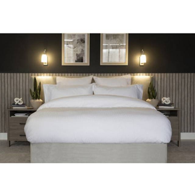 Belledorm Hotel Soho Pinstripe Duvet Cover Set Single white