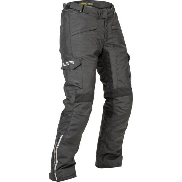 Lindstrands Textilbyxa Borgvik Pants Svart kort och vid D124 Textilbyxor / Jeans (D124)