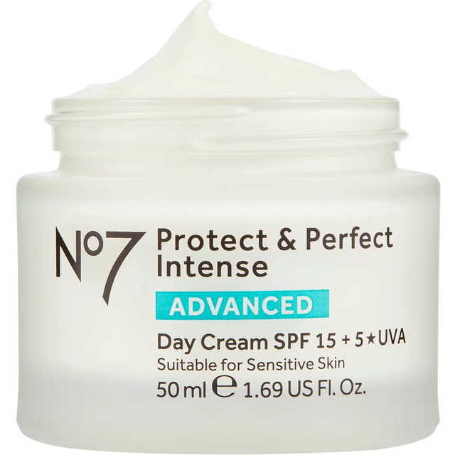 No7 Protect&Perfect Intense Advanced Day Cream SPF 15 Återfuktande dagkräm 50 ml
