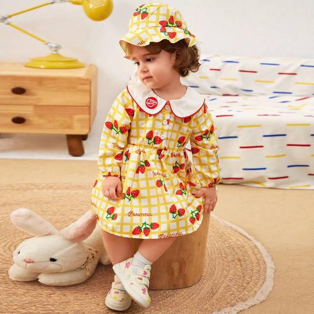 SHEIN 2pcs Baby Girls&#39; Cute Strawberry & Cherry Patterned Dress With Peter Pan Collar And Hat, Autumn/Winter
