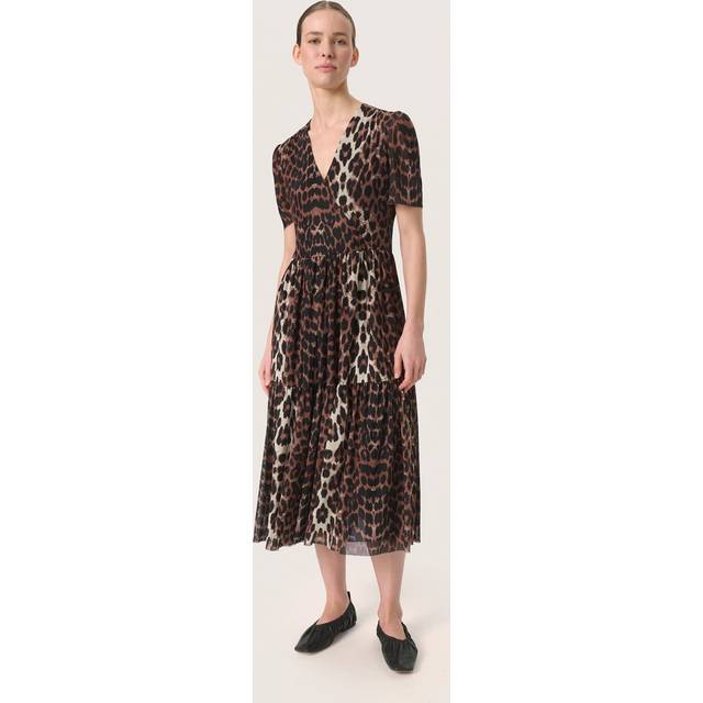 Aldora Printed Tiered Dress - Leopard Pattern - Copenhagen-based brand Soaked In Luxury champions sophisticated yet accessible style, delivering a range of wardrobe staples each season that showcases the label's refined design aesthetic. Minimalistic every day basics, flowing feminine dresses and tailored workwear are at the core of each collection, all crafted with the purpose of transcending seasons so you get more out of your favourite pieces.