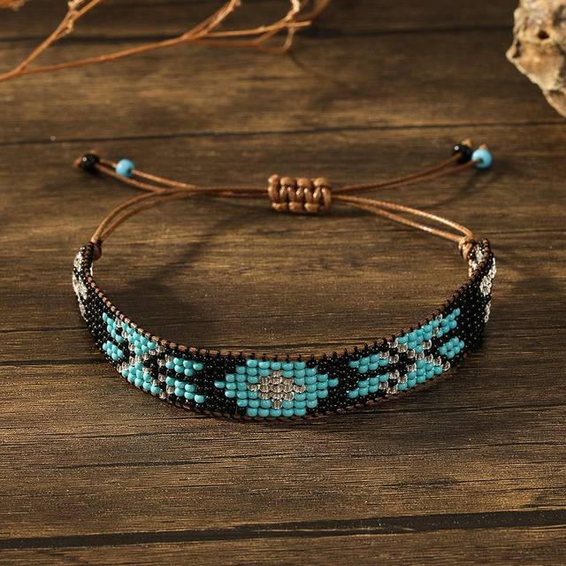 SHEIN 1pc Bohemian Style Vintage Holiday Geometric Pattern Handmade Beaded & Braided Adjustable Bracelet, Ideal For Women&#39;s Daily Wear