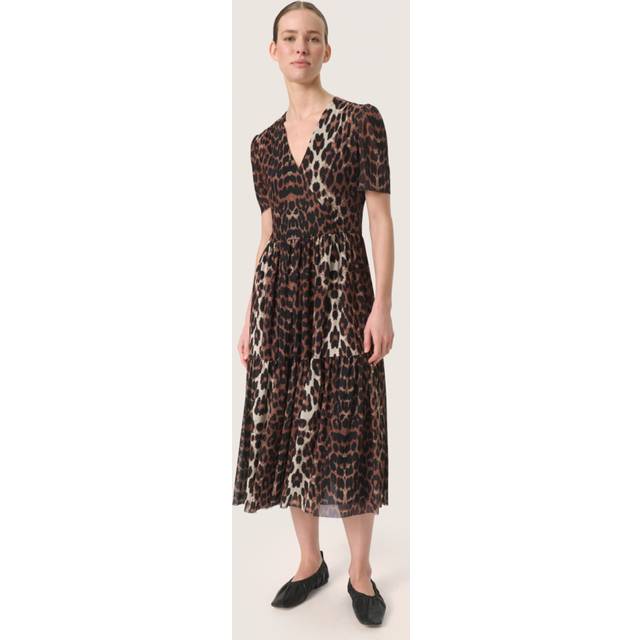 Aldora Printed Tiered Dress - Leopard Pattern - Copenhagen-based brand Soaked In Luxury champions sophisticated yet accessible style, delivering a range of wardrobe staples each season that showcases the label's refined design aesthetic. Minimalistic every day basics, flowing feminine dresses and tailored workwear are at the core of each collection, all crafted with the purpose of transcending seasons so you get more out of your favourite pieces.