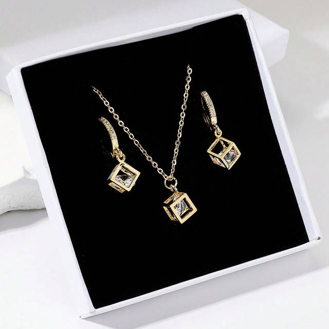 SHEIN 1 Set Women Stainless Steel 3D Zirconia Cube Pendant Necklace & Earrings Jewelry Set, Holiday Gift (Gift Box Included)