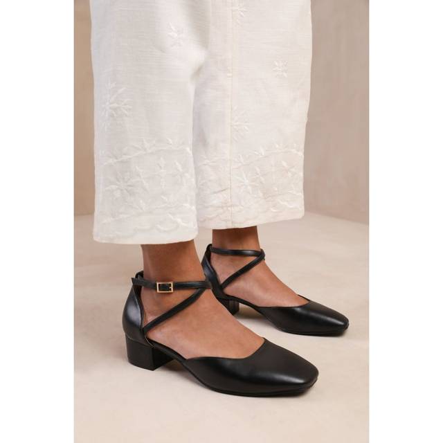 Where's That From Wheres Womens 'Peru' Cross Over Ankle Strap Low Block Heel - Black - Size UK 8