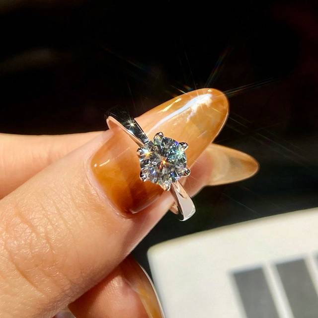 SHEIN 1pc 0.5ct-2ct 6 Claws Round Design D-Color Moissanite Engagement Ring Suitable For Women S925 Sterling Silver Ramantic Ring Promise Ring Anniversary R