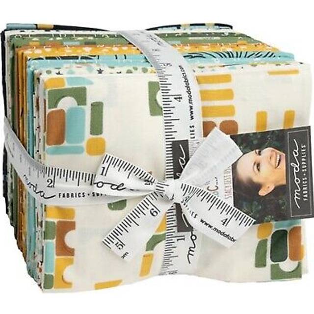 ABC XYZ AB Bundle by Stacy Iest HSU  32 18-inch by 22-inch Precut Fabric Fat Quarters