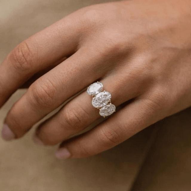 SHEIN Luxury Exquisite Golden Ring -Timeless Anniversary & Engagement Jewelry - A Stunning Gift For Her,Mother&#39;s Day, Or Anniversary Gift(No Box)