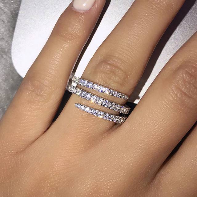 SHEIN 1pair Simple Bride Style Micro Inlaid Full Rhinestone Ring For Women, Europe And America Style Three Round Surrounding Engagement Ring Party