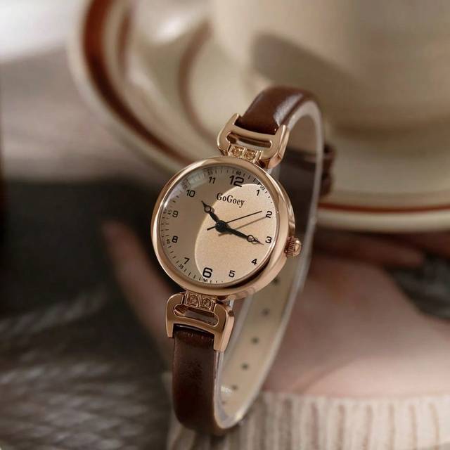 SHEIN New Fashionable Simple Style Elegant Leather Strap Ladies Quartz Wristwatch With Vintage Numerals, 1pc