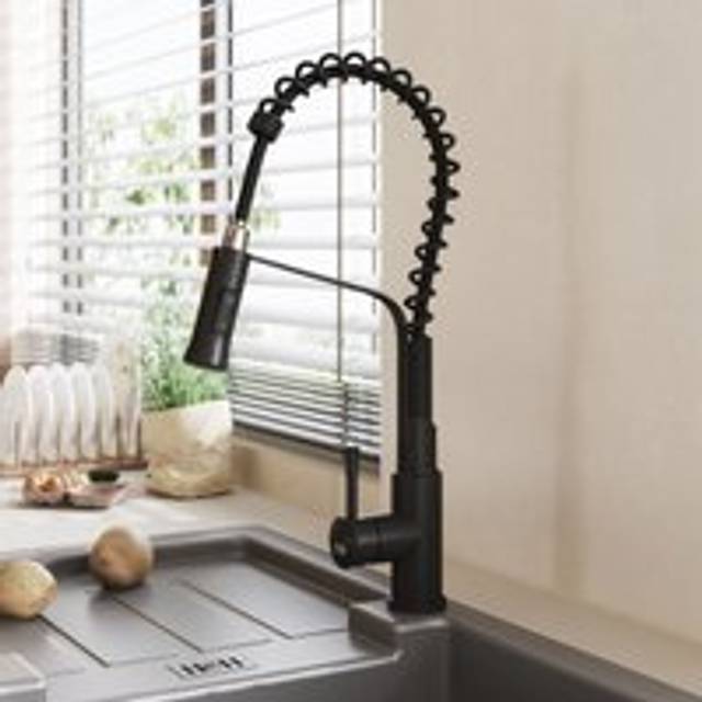 Livingandhome - Black Modern Single Lever Kitchen Pull Down Faucet