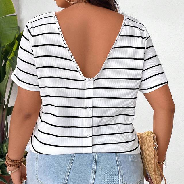 SHEIN Cool Striped Plus Size Boho T-Shirt With Back Button Closure For Summer