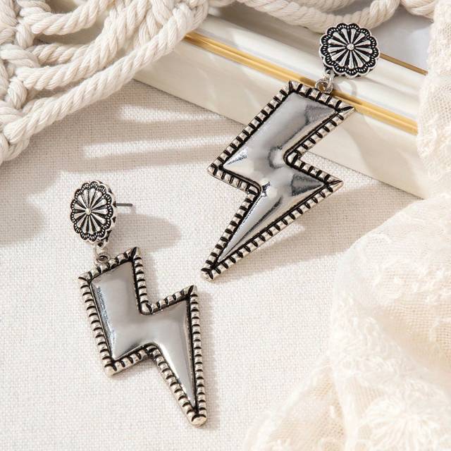 SHEIN 1pair Retro Distressed Burnished Silver Lightning Bolt Earrings