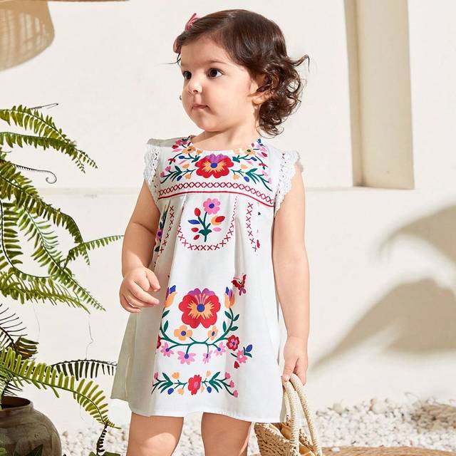 SHEIN Baby Girl Cute Casual Loose Sleeveless Dress With Floral Pattern Patchwork And Lace Decoration For Summer