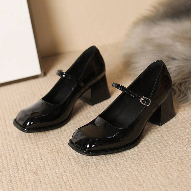 SHEIN Women Small Size Mary Janes Leather Pumps & Chunky Heels, Square Toe, Vintage Shiny Metallic Black Mirror Material, School Girl Style, Gorgeous High H