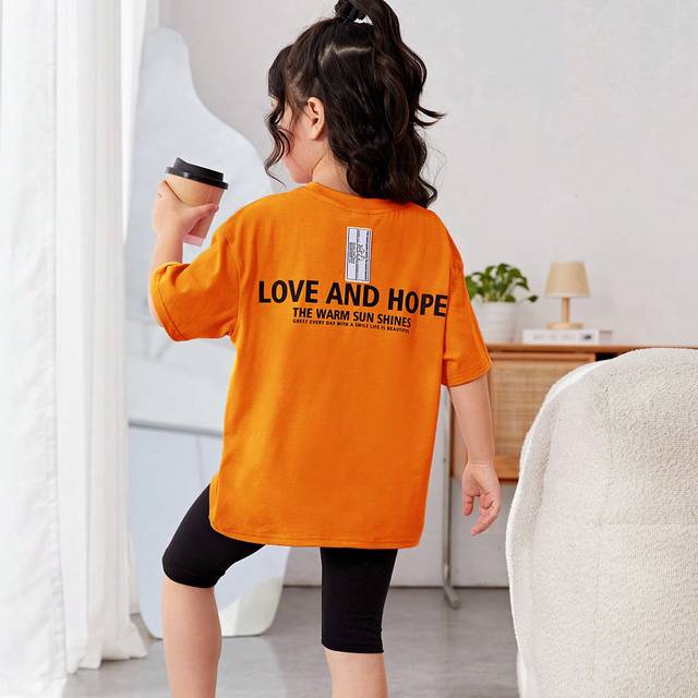 SHEIN Young Girl Short-Sleeve Striped Tee & Cycling Shorts Set, Knit Short-Sleeve Outfit For Sporty Streetwear Look