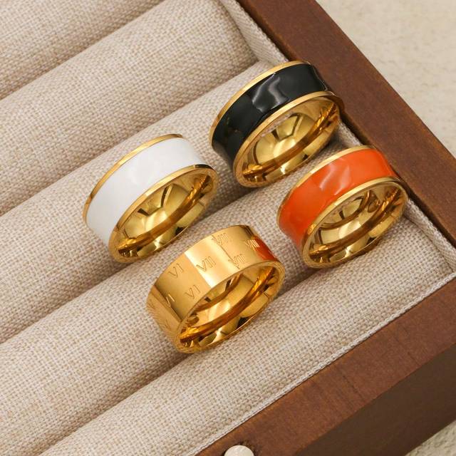 SHEIN 1 Piece Classic Stainless Steel Women Ring Flat Tray Design Gold Black White Orange Four Color Rings For Women Men