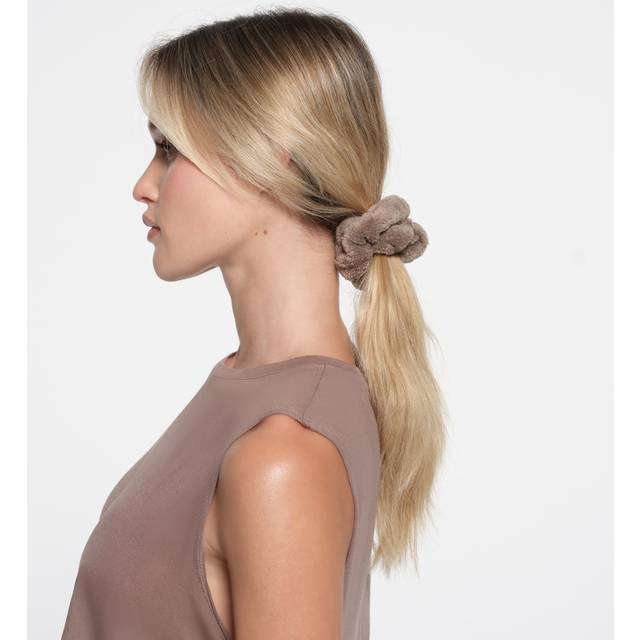 SKIMS Micro Fiber Scrunchie 2-Pack | Medium Neutral | Getting Ready Accessories - Truffle - One Size