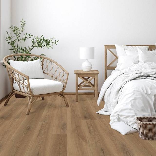 Krono Original Historic Oak - Atlantic 10mm Handscraped Moisture Resistant Laminate Flooring (122436)