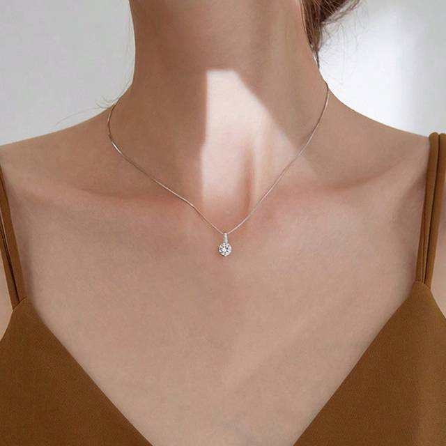 SHEIN 1pc Women&#39;s Sparkly Necklace With Cubic Zirconia Teardrop Pendant Collarbone Chain, Valentine&#39;s Day Gift, Wedding Party Jewelry