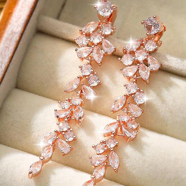 SHEIN Shiny Leaf Long Dangle Ear Clip Earrings 2pcs Women Cubic Zirconia No Pierced Drop Earrings Rose Gold Plated Bridal Wedding Jewelry Party Anniversary