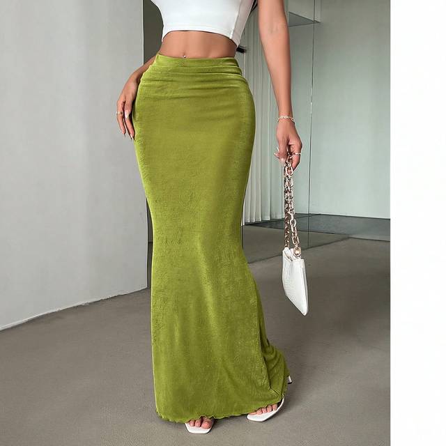 Firerie Ladies&#39; Simple & Elegant Green Low-Waisted Extra Long Maxi Skirt For Summer Vacation Dating