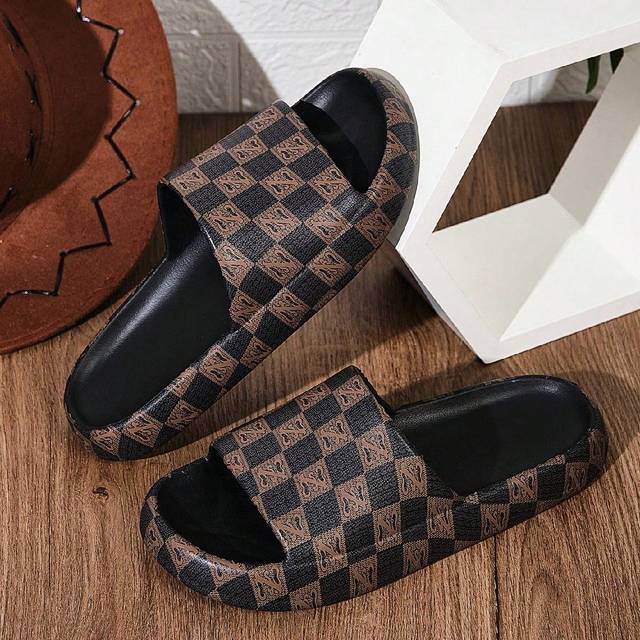 SHEIN Men&#39;s Fashionable Printed Retro Color-Blocking Plaid Slides, Suitable For Indoor And Outdoor Activities Such As Beach, Stream Crossing, Slip-Resistanc