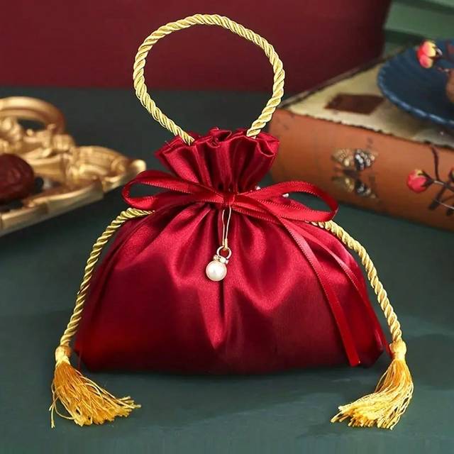 SHEIN 5pcs Wedding Candy Bags Red Velvet Candy Gift Box Engagement Candy Box Handheld Favor Bags
