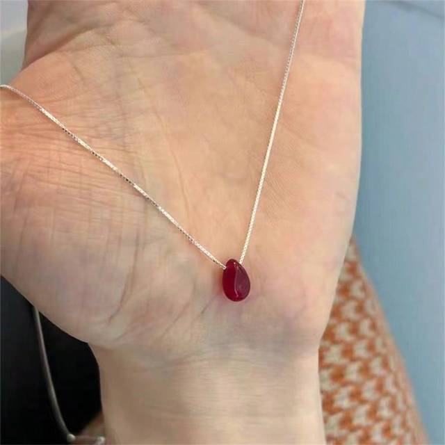 SHEIN 1pc Women&#39;s S925 Sterling Silver Red Bean Shaped Drop Pendant Necklace, New Chinese Style Red Minimalist Collarbone Chain Accessory