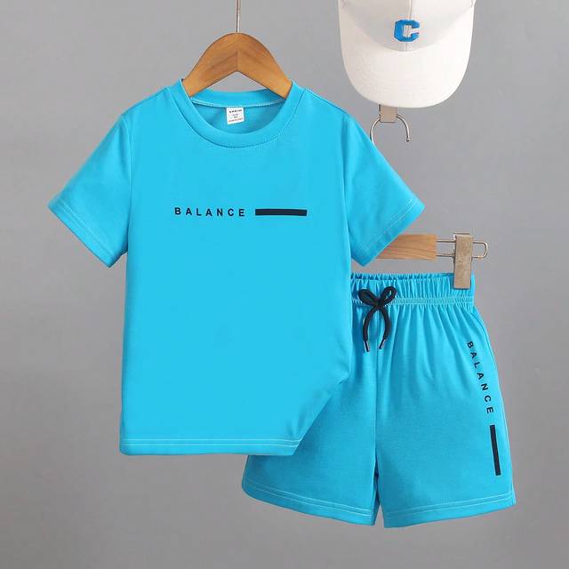 SHEIN Young Boy Letter Printed Short Sleeve T-Shirt And Shorts Two-Piece Set
