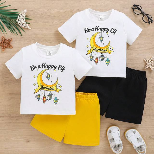 SHEIN 4pcs Baby Boy&#39;s Star And Moon Pattern Round Neck Short Sleeve Top With Solid Color Shorts Set