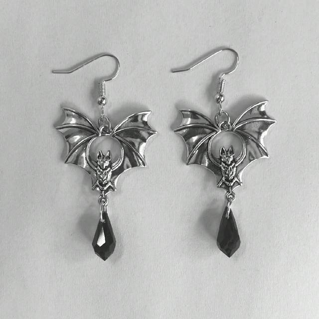 SHEIN One Pair Gothic Punk Style Black Crystal Bat Earrings, Suitable For Women Daily Wear