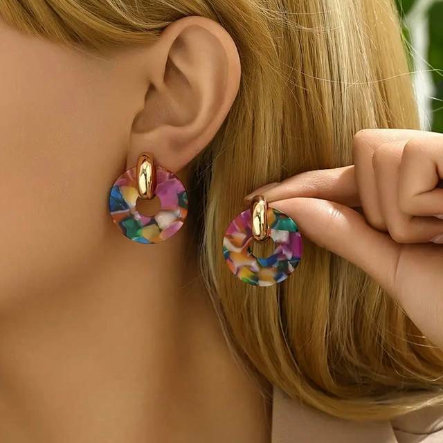 SHEIN 1pc Sparkling Multicolor Acetate Fiber Circle Shaped Stud Earring - Fashionable And Elegant Party Jewelry For Teen Girls