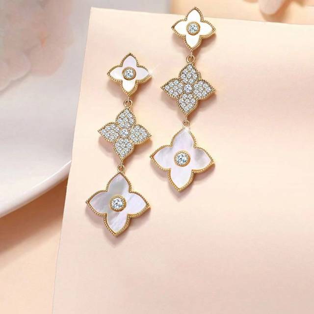 SHEIN 1 Pair Fashionable Long Leaf & Flower Earrings Embedded With Rhinestones, High-End Gift For Mother&#39;s Day Or Best Friend, Jewelry Valentines,Mom,Mother